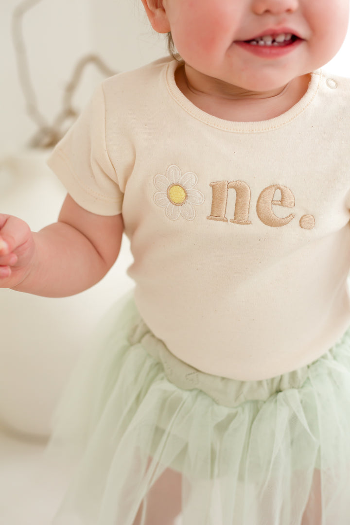 Daisy one Birthday Signature Bodysuit - embroidered