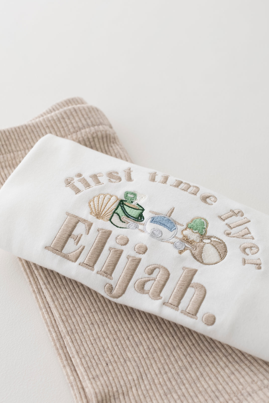 Shell Flyer classic Tshirt - Embroidered