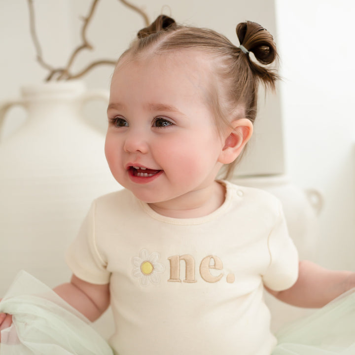 Daisy one Birthday Signature Bodysuit - embroidered