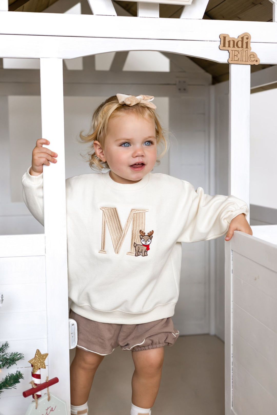 Reindeer Initial Signature Indi Elle Sweatshirt